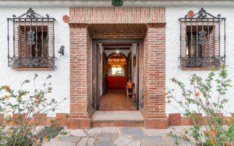 Puerta principal a tu propiedad 